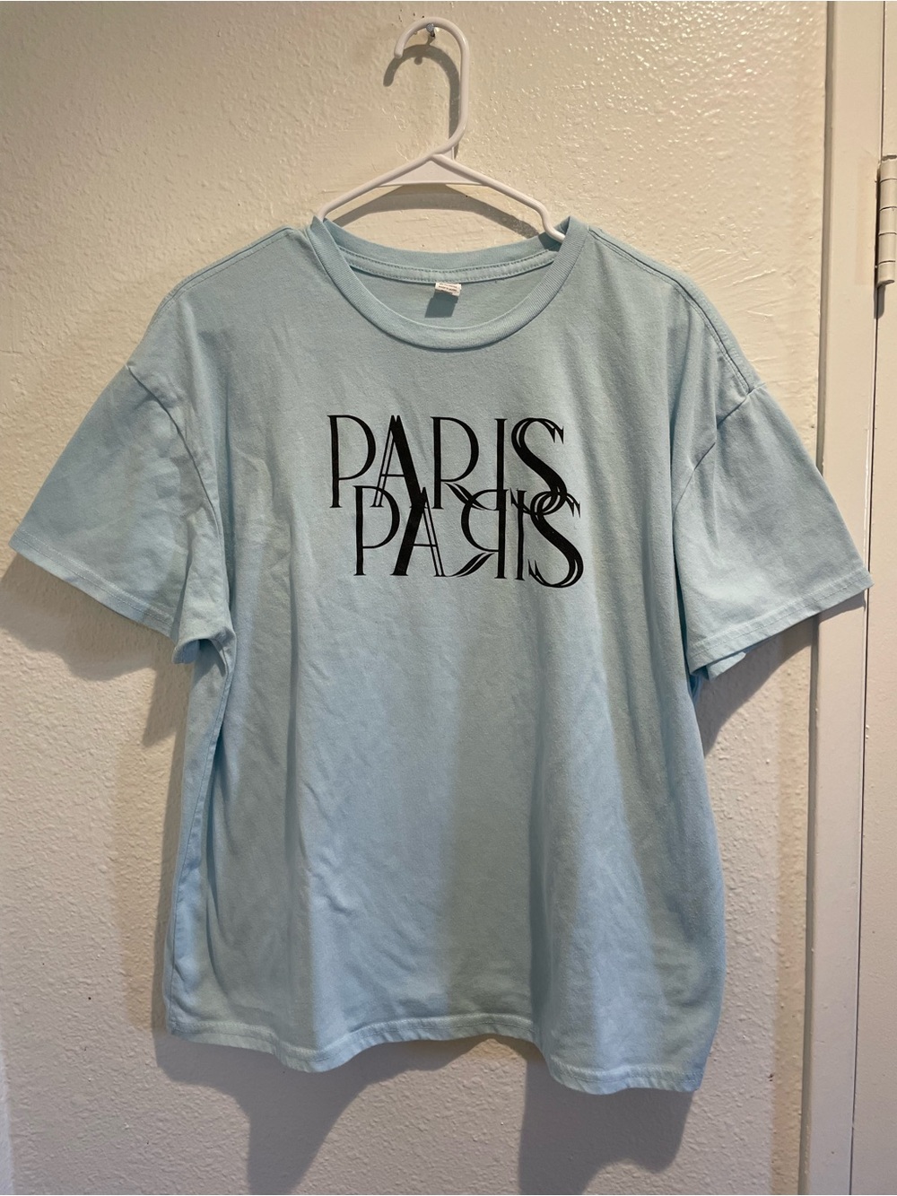 🩵 Oversized Baby Blue Paris Graphic T-Shirt L ✨